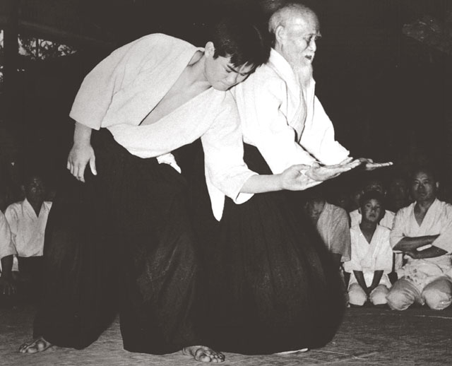 Aïkido traditionnel signifie voie du fondateur O Sensei Morihei Ueshiba