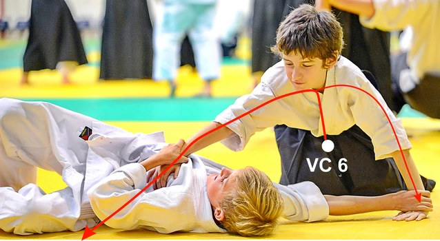 en aïkido traditionnel le ki ou tchi circule du tanden dans les membres
                                et va très loin